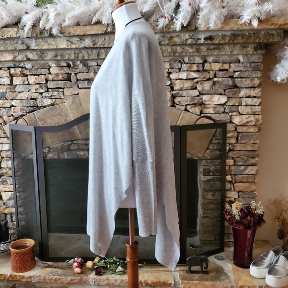 🆕🎁Brooklynn's Cardigan in H.Gray - Picture 2 of 4